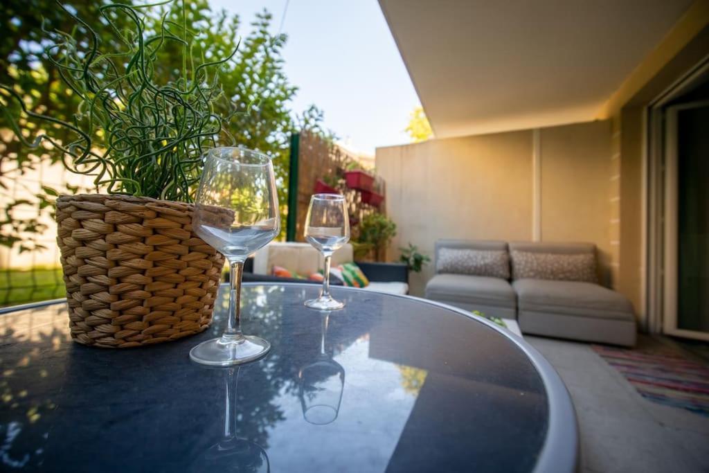 Fully Equipped Apartment With Terrace Sleeps 4 Marseilles Exterior foto