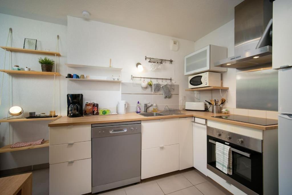 Fully Equipped Apartment With Terrace Sleeps 4 Marseilles Exterior foto