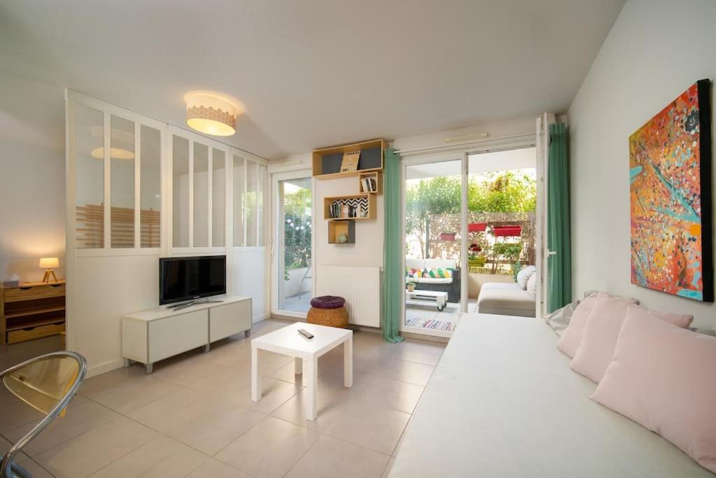 Fully Equipped Apartment With Terrace Sleeps 4 Marseilles Exterior foto